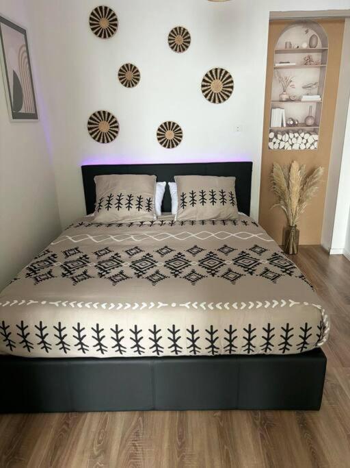 A&M Games And Spa Charleville-Mézières Εξωτερικό φωτογραφία